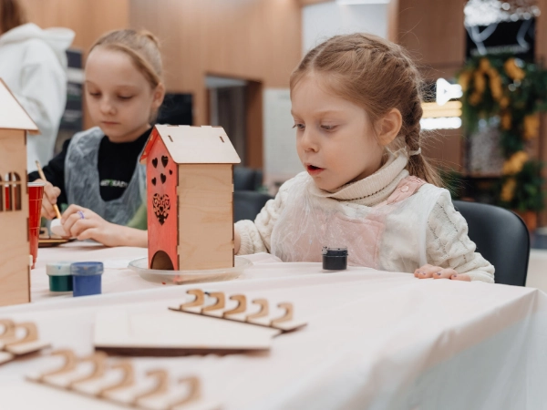 Schoollasersnijder om creatieve werken te snijden